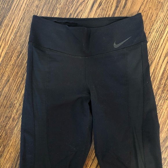 Nike Dri-Fit small black leggings with mesh detail - Picture 2 of 7